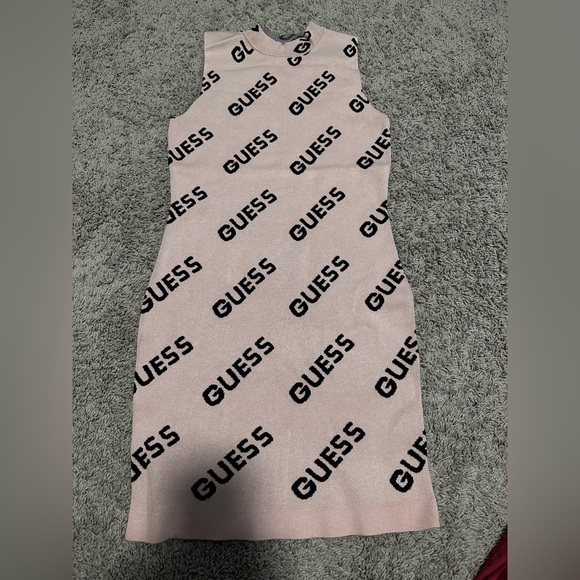 Medium size Short Dresses for women Guess, Fashion Nova and le chateau brand - Picture 7 of 13